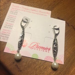 Premier Designs Silver Dangle Earring with Pearl