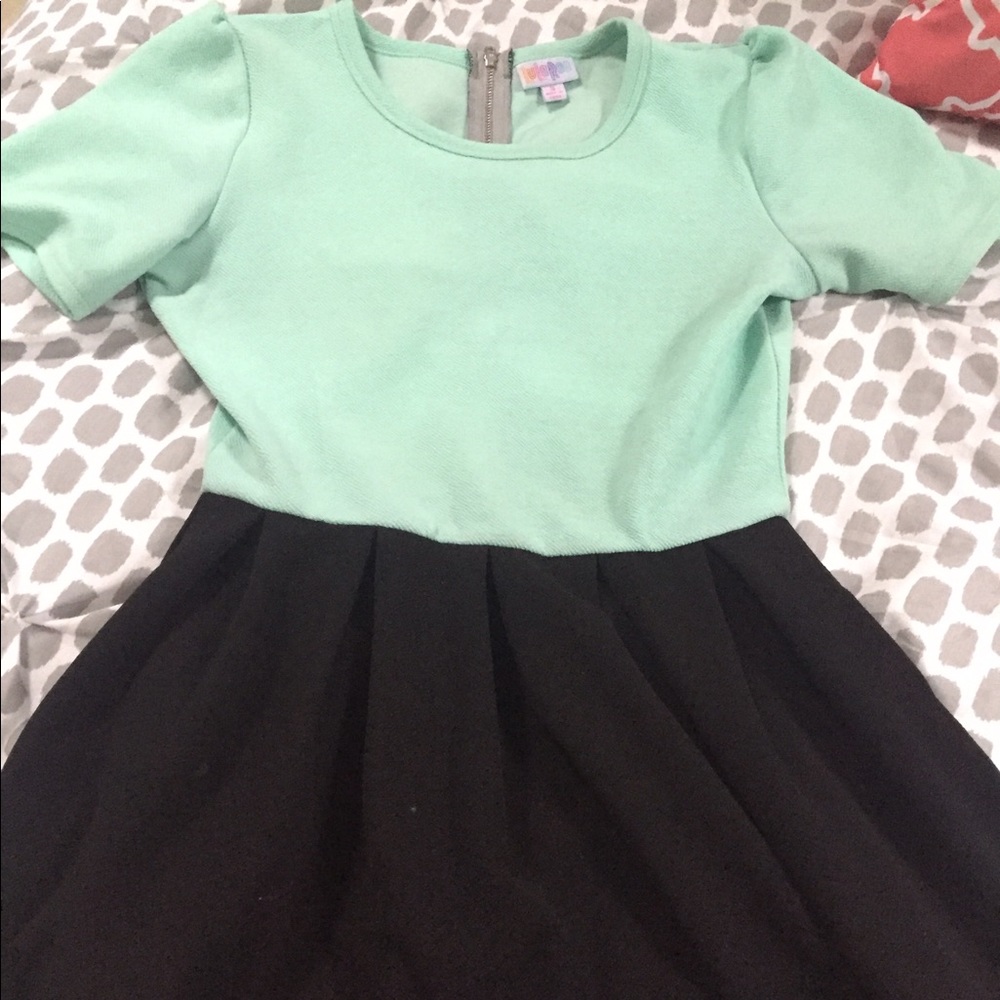 Mint and Black Small Amelia