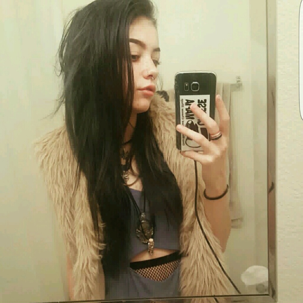 Meet your Posher, Genevieve