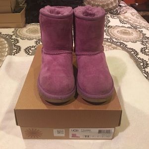 Girls sz 11 purple uggs