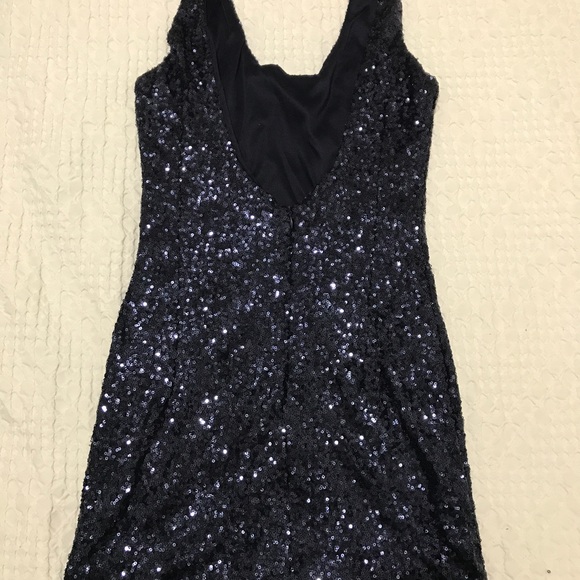 Sparkly blue sequin low back dress - Picture 3 of 4