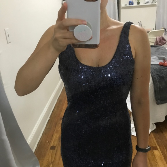Sparkly blue sequin low back dress - Picture 4 of 4