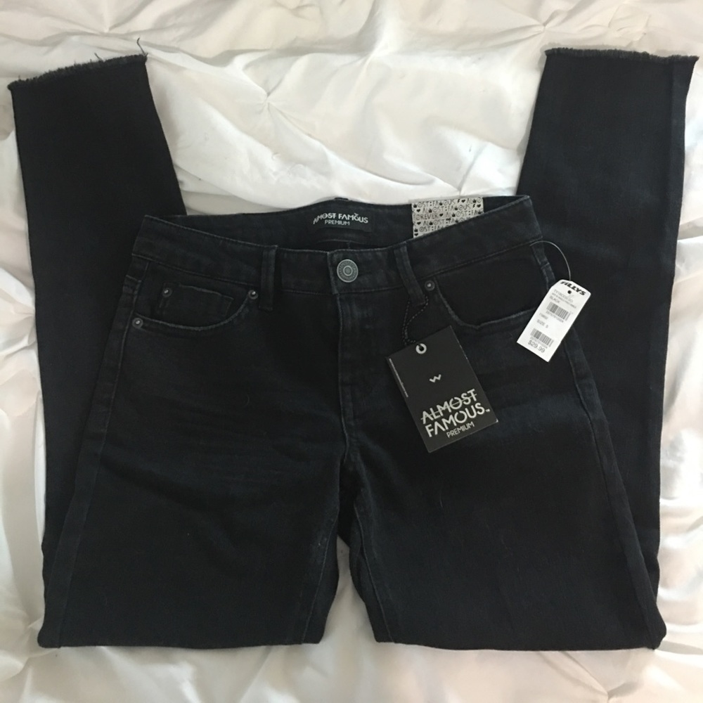 NWT black skinny jeans