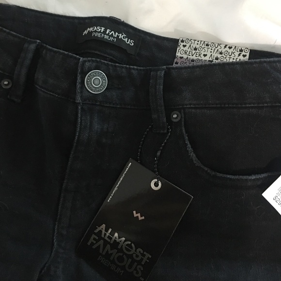 NWT black skinny jeans - Picture 3 of 6