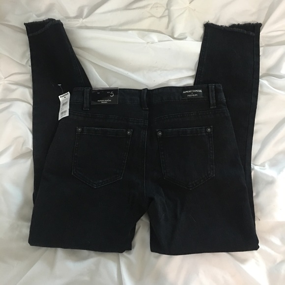 NWT black skinny jeans - Picture 5 of 6