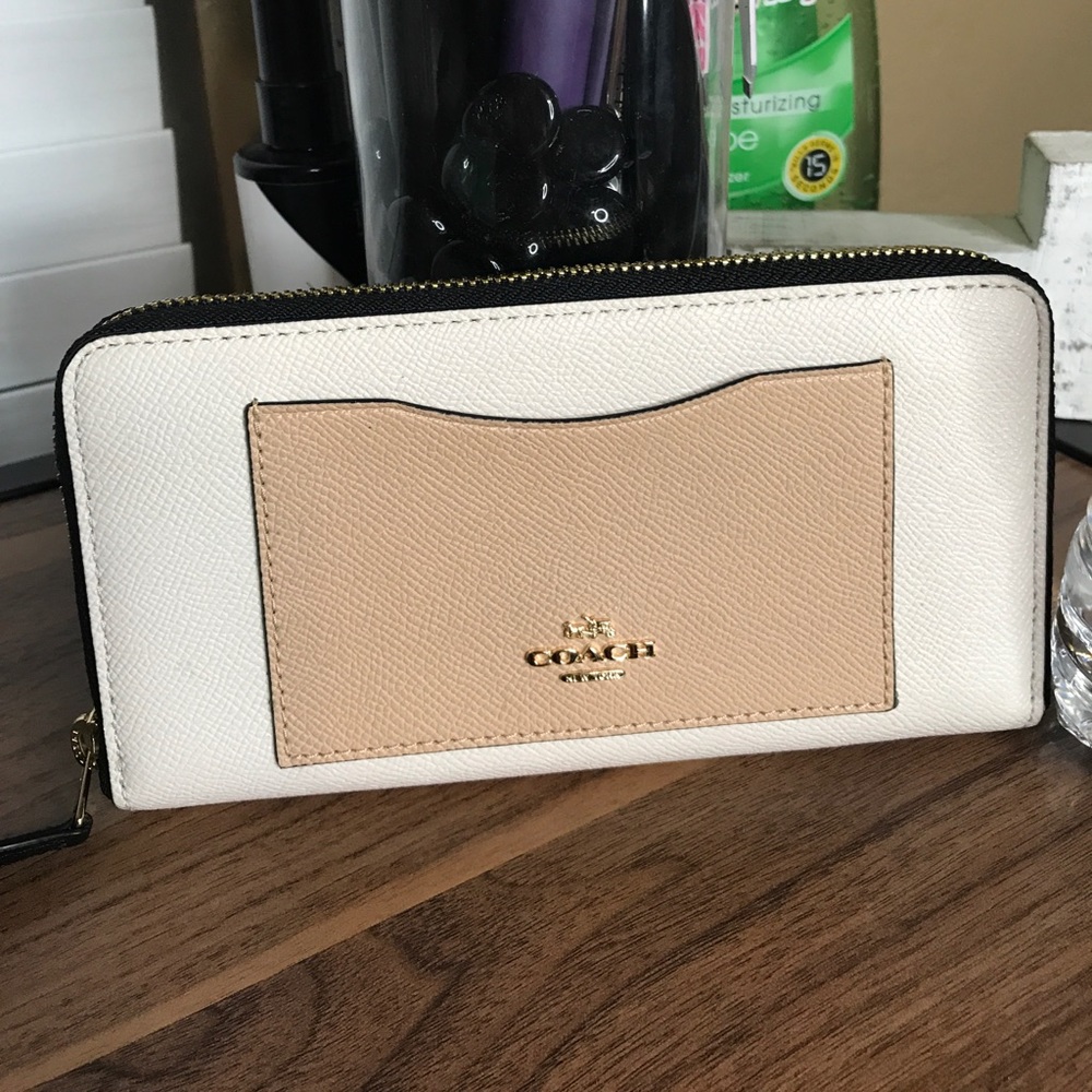 Coach wallet **New with tags**