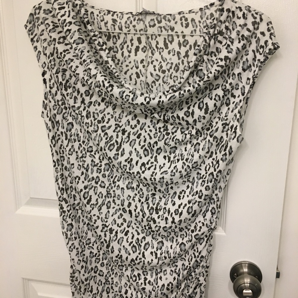Animal print cowal Neck sleeveless top