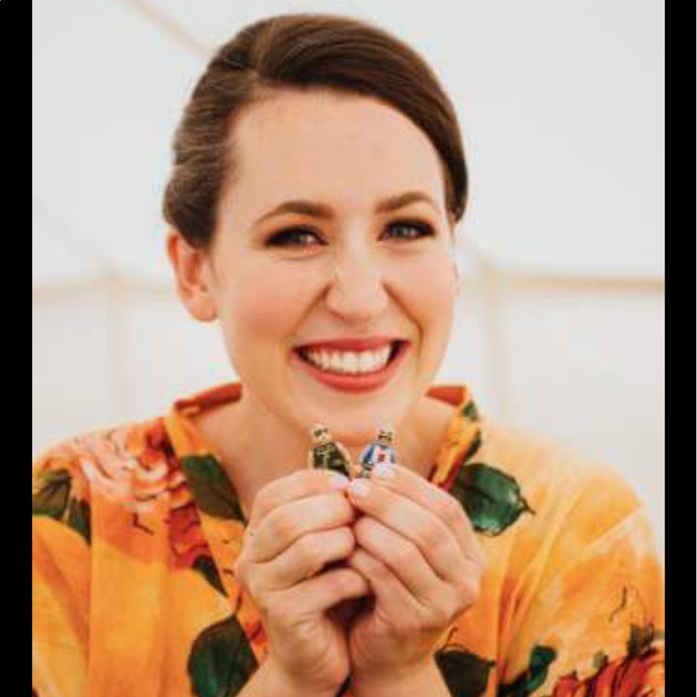 Meet your Posher, Noelle