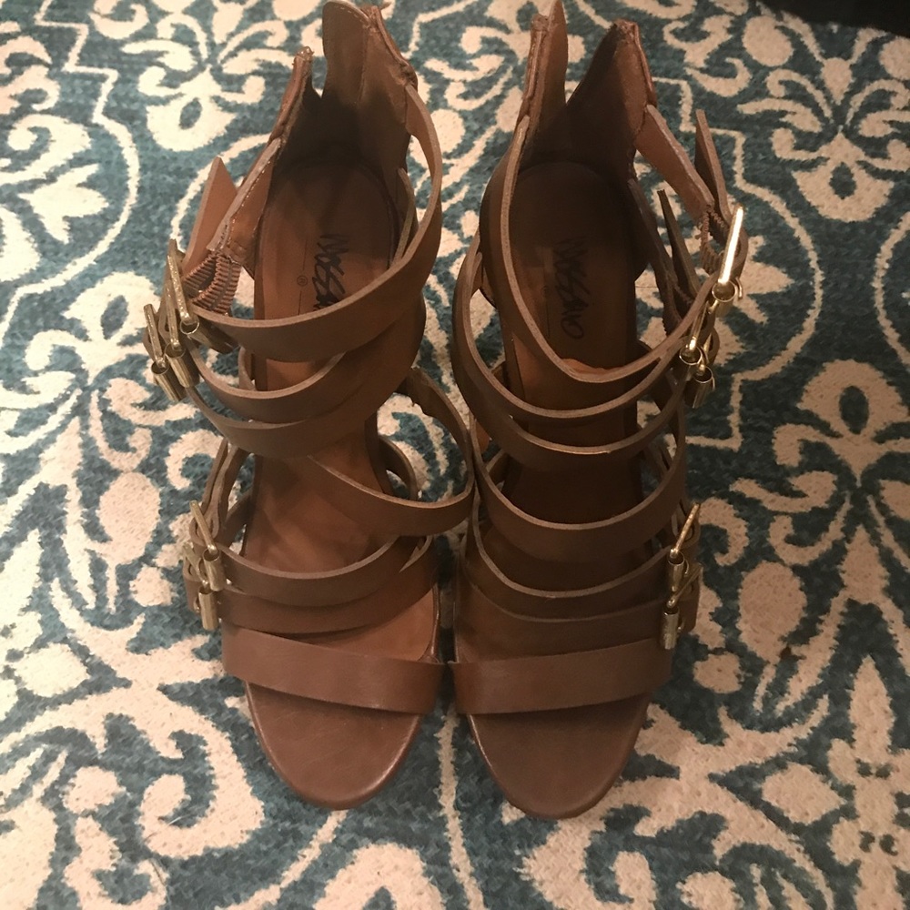 Heels with Buckle Detail
