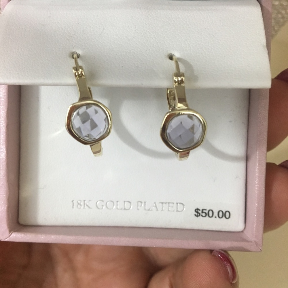 ✨18K Gold Plated Hoop Earrings✨ - Picture 2 of 3