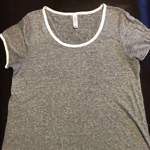 Lularoe Classic Tee