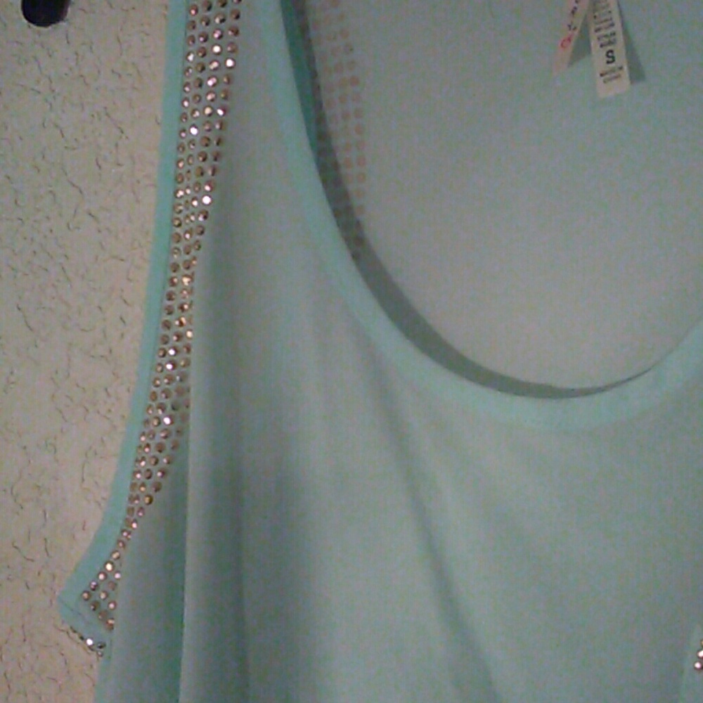 Tank - Picture 2 of 2