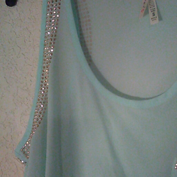 Tank - Picture 2 of 2