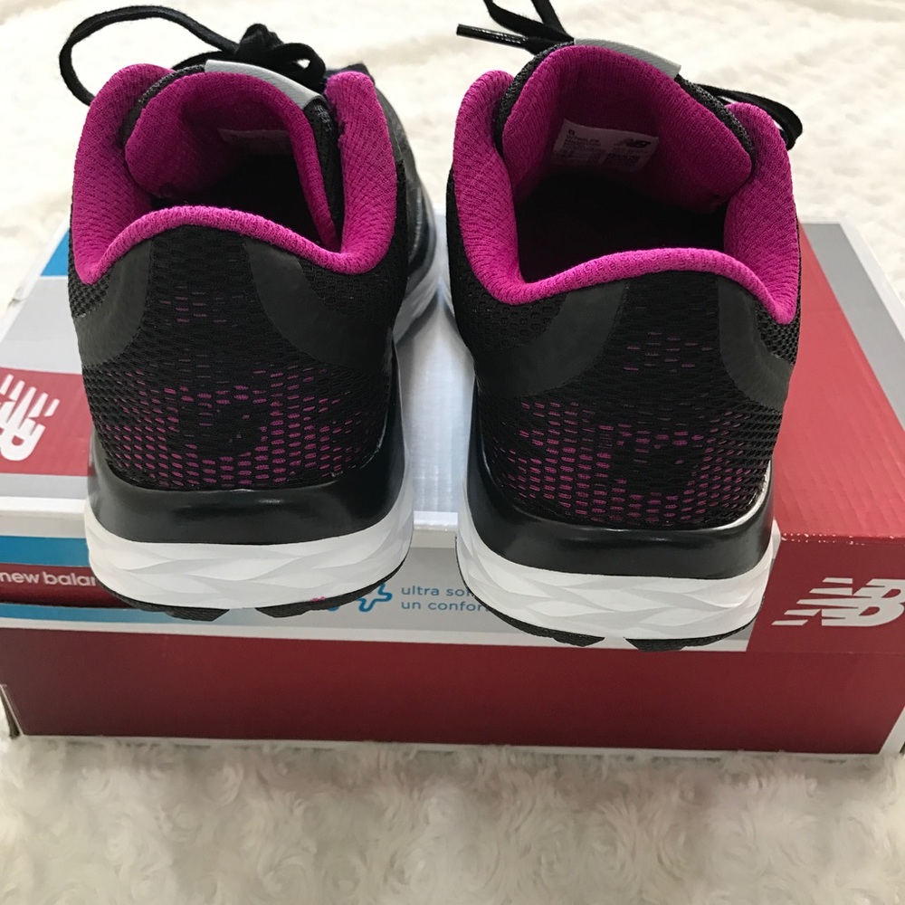Women's New Balance Running Shoes - Picture 6 of 6