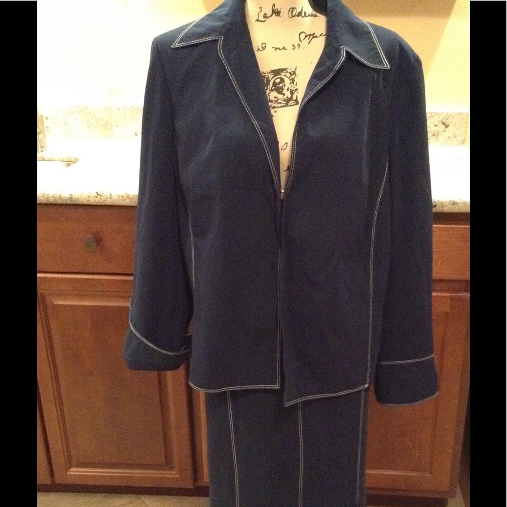 Suit 2 piece jacket and skirt