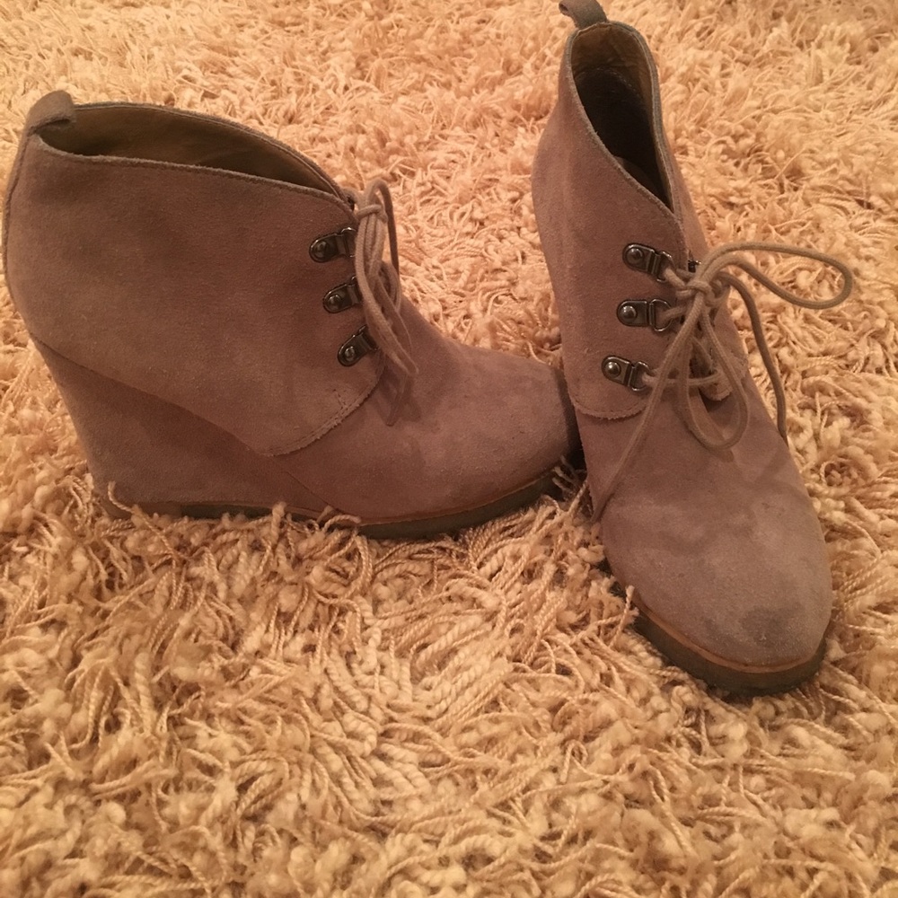 Steven by Steve Madden tangoo suede wedges