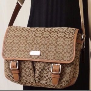 COACH SIGNATURE MESSENGER CROSSBODY BAG
