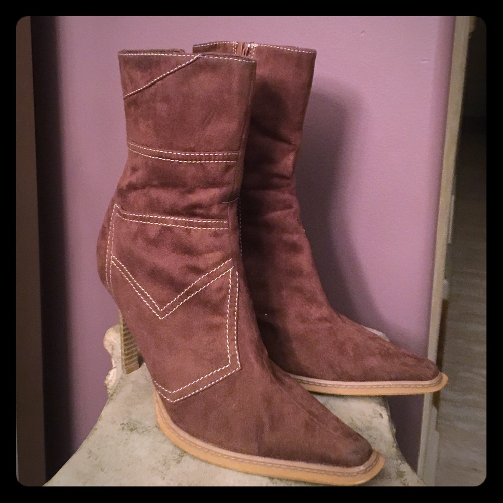 3 1/2 inch heel brown suede boots 7 1/2