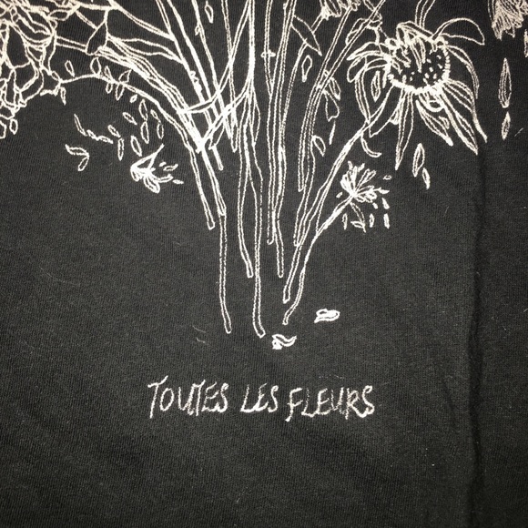 Urban Outfitters "Toutes les Fleurs" Graphic Tee - Picture 2 of 3