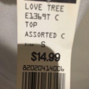 Cute blouse brand new with tag. Size small