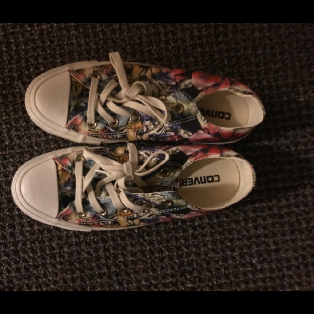 Converse sneaker