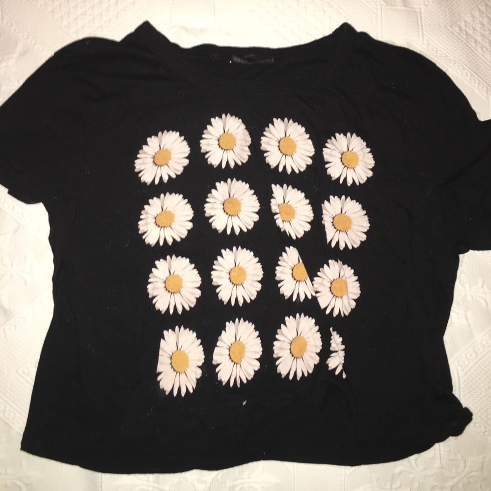Urban Outfitters black daisies graphic tee