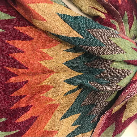 Echo Scarf - Picture 3 of 7