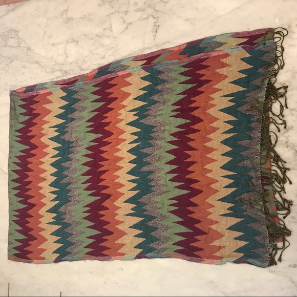 Echo Scarf - Picture 4 of 7