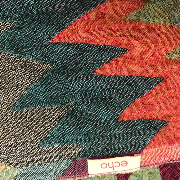 Echo Scarf - Picture 5 of 7