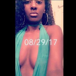 Meet your Posher, Carmen