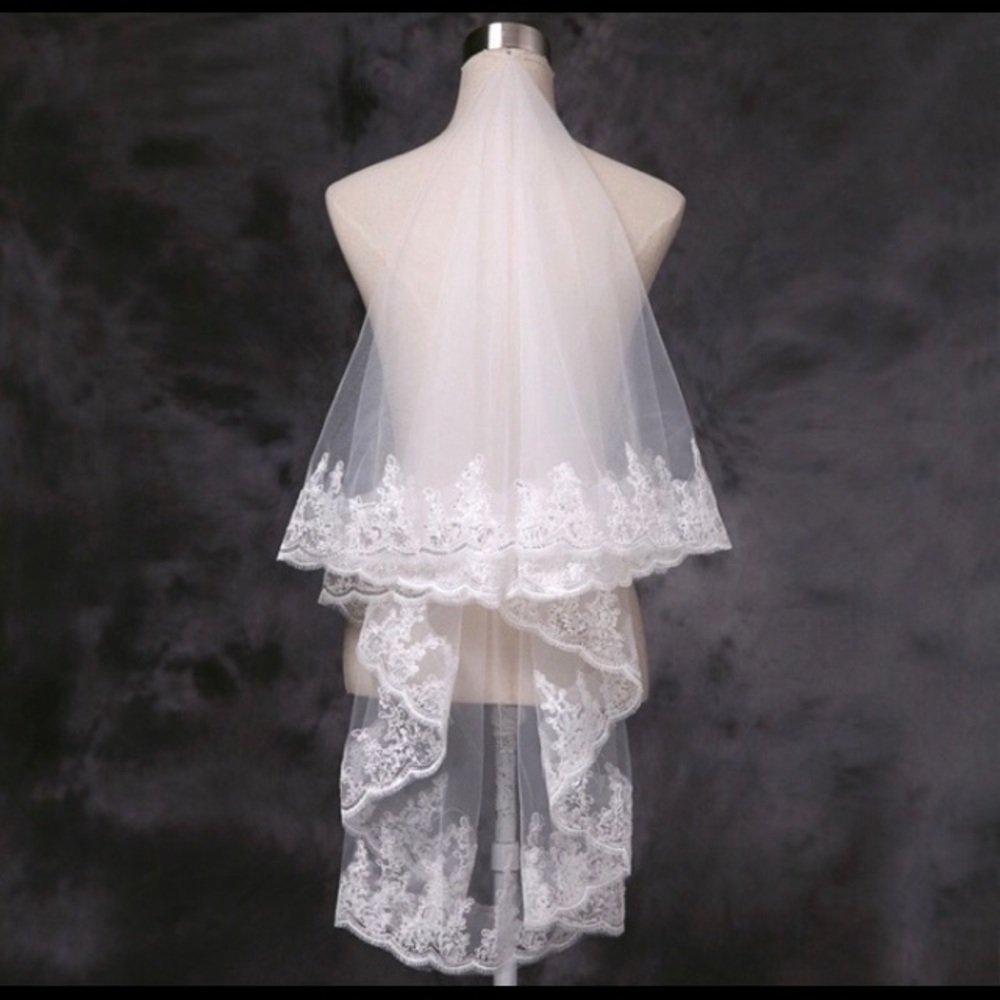 Last one!! New Allure Bridal Stunning Veil