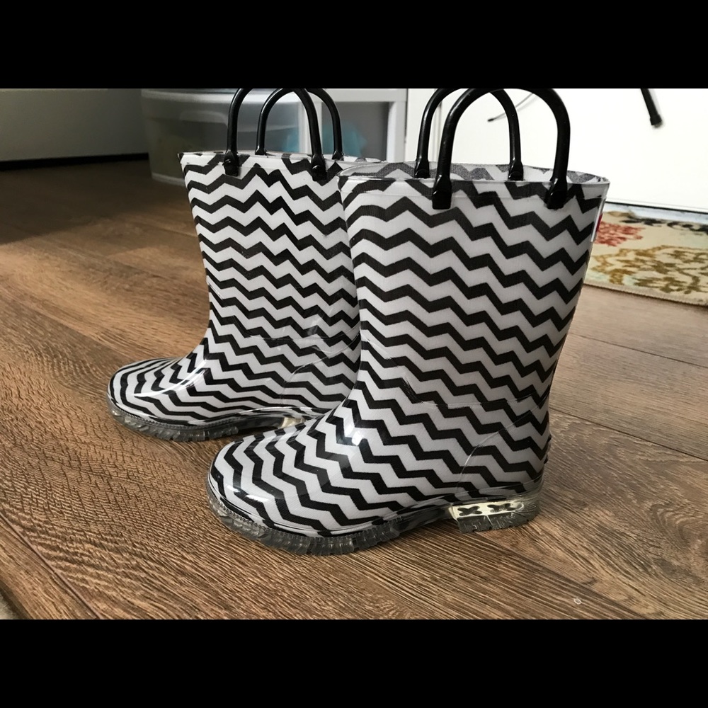 YoKids Girls Rain Boots Sz 11