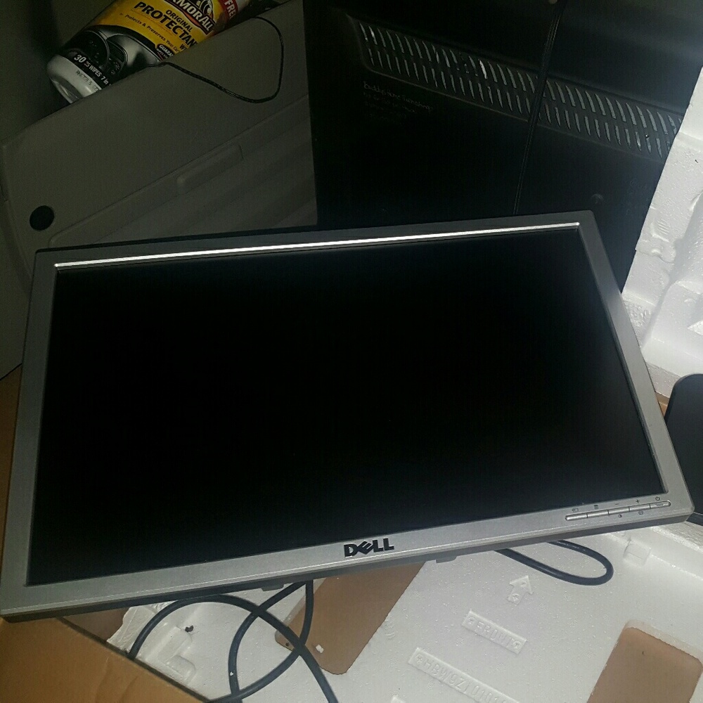 DELL SCREEN AND STAND