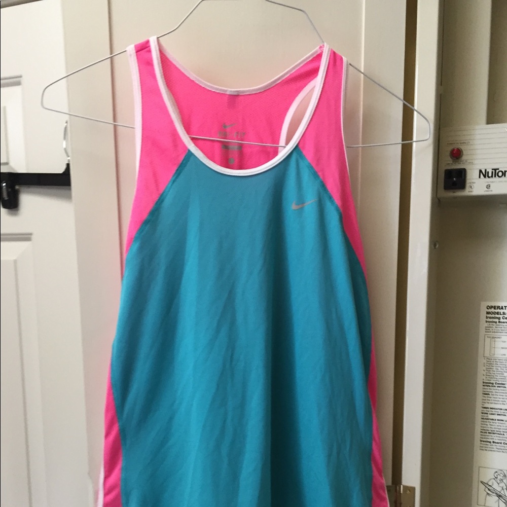 Nike woman's workout top