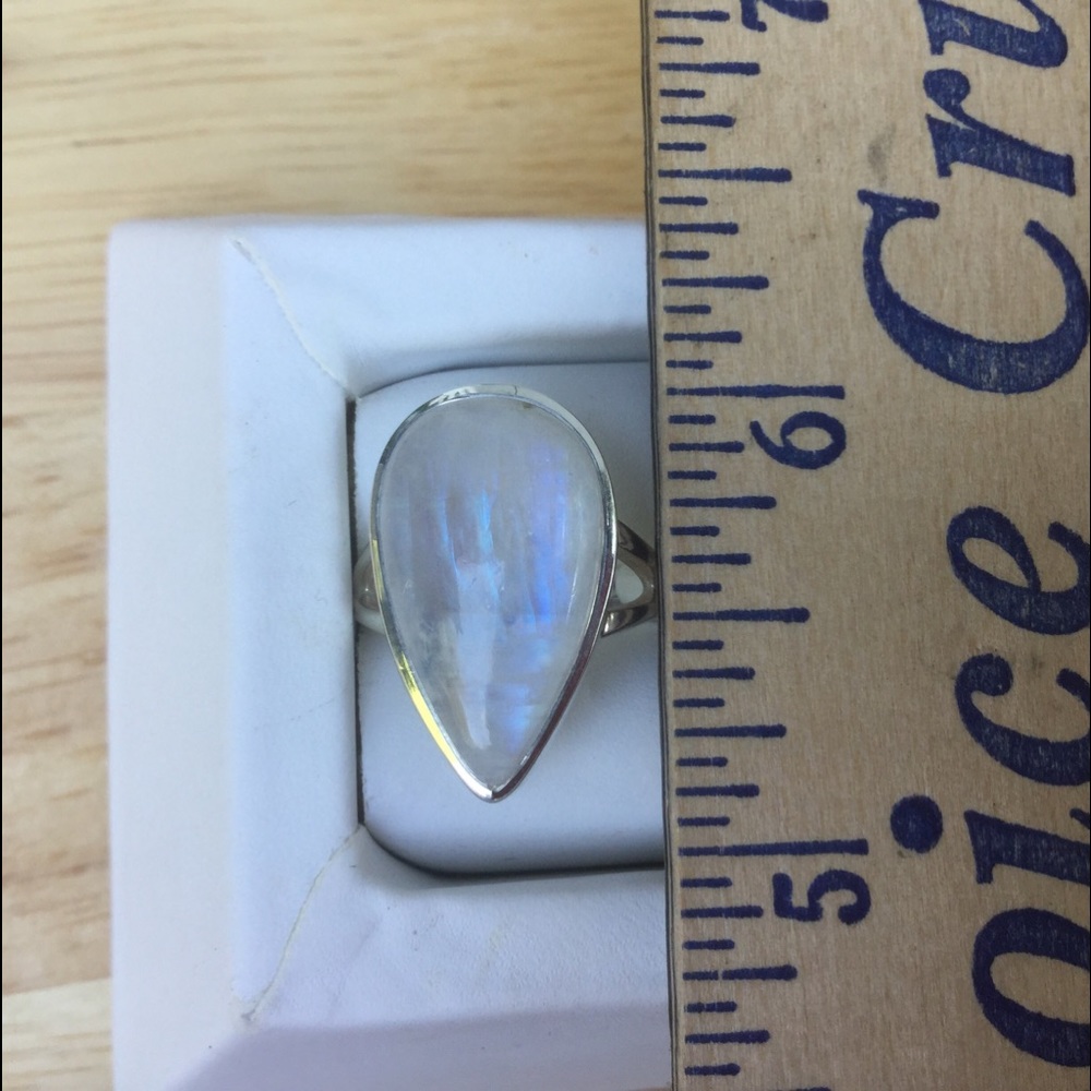 SOLD. Exeptional Quality Rainbow Moonstone Ring - Picture 4 of 4