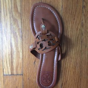 RIGHT FOOT Tory Butch Miller Sandal
