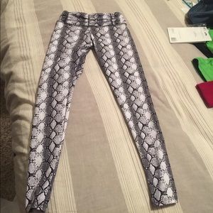 Worn a few times Strut this Yoga capris One size