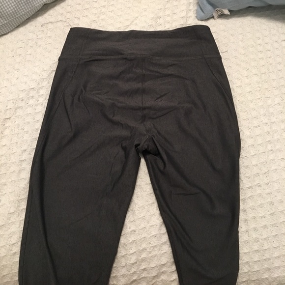 NWOT Under armour grey leggings - Picture 2 of 2
