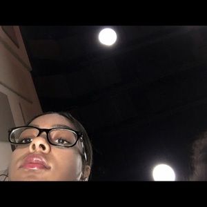 Meet your Posher, Macy