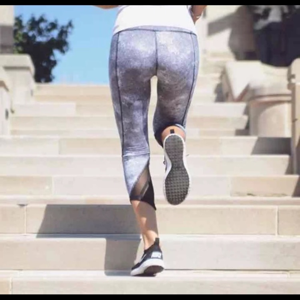 Lululemon crops 6