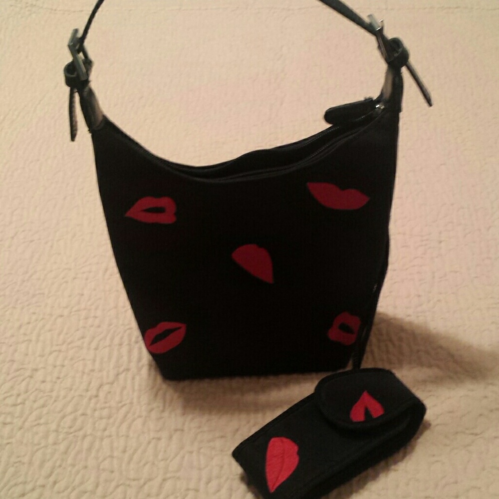 💋Lip smacking purse!💋