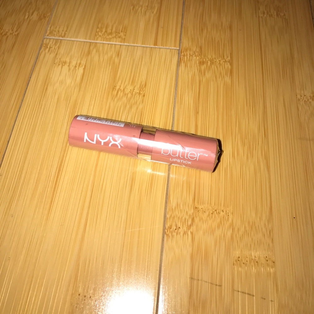 NYX butter lipstick shade Sandy Kiss