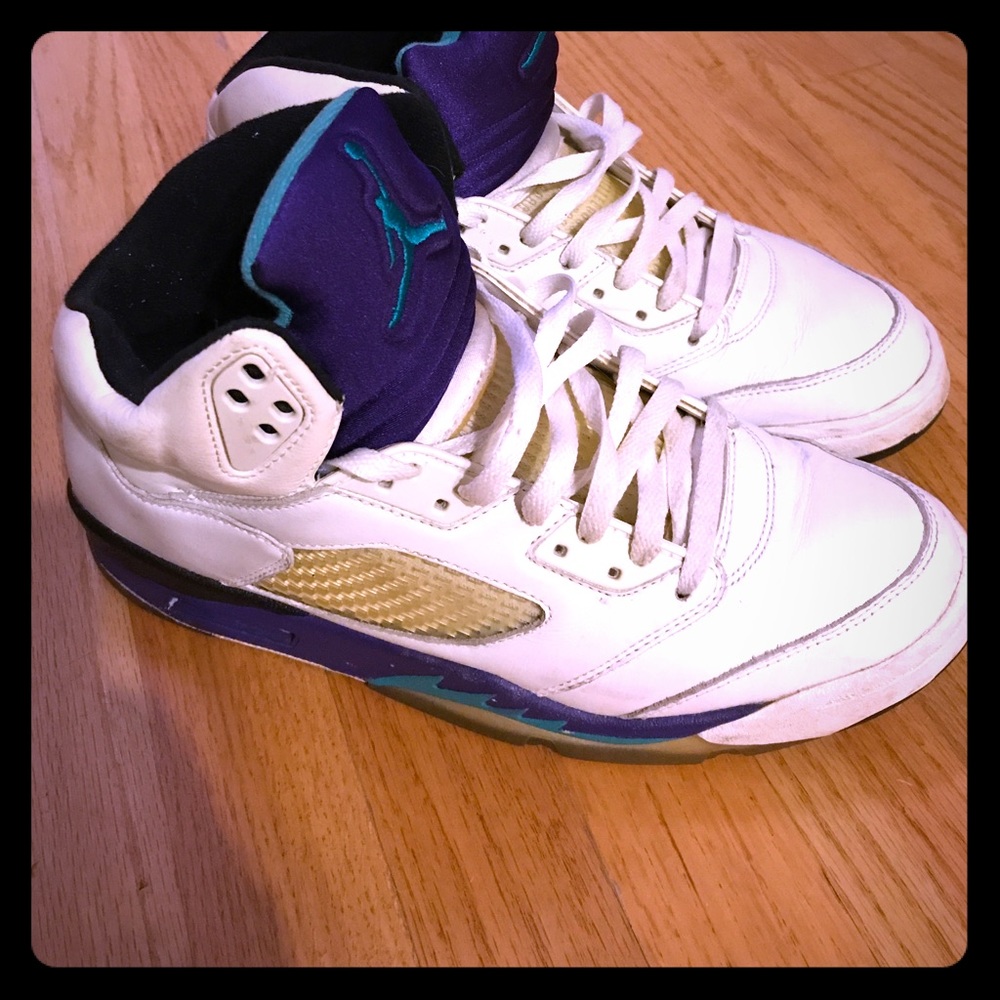Sneakers