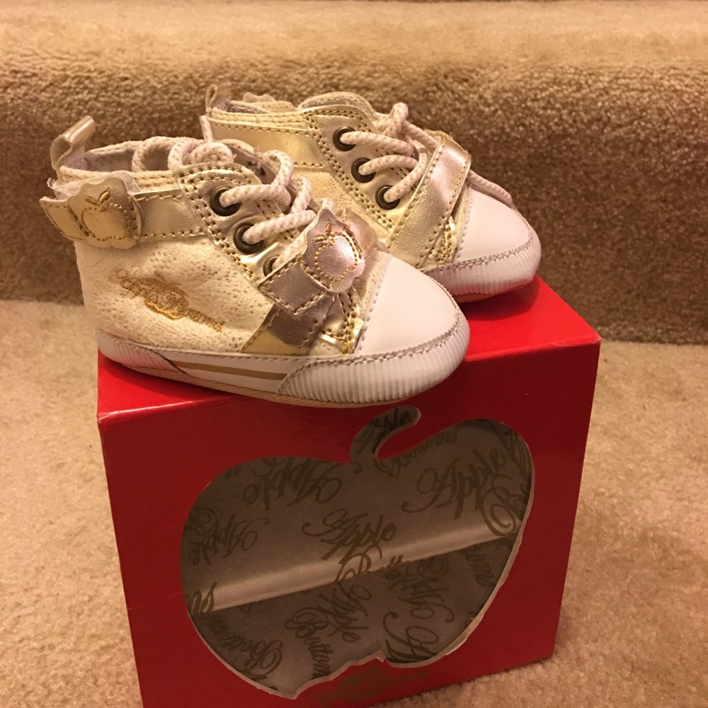 Apple bottom infant size 2 shoes
