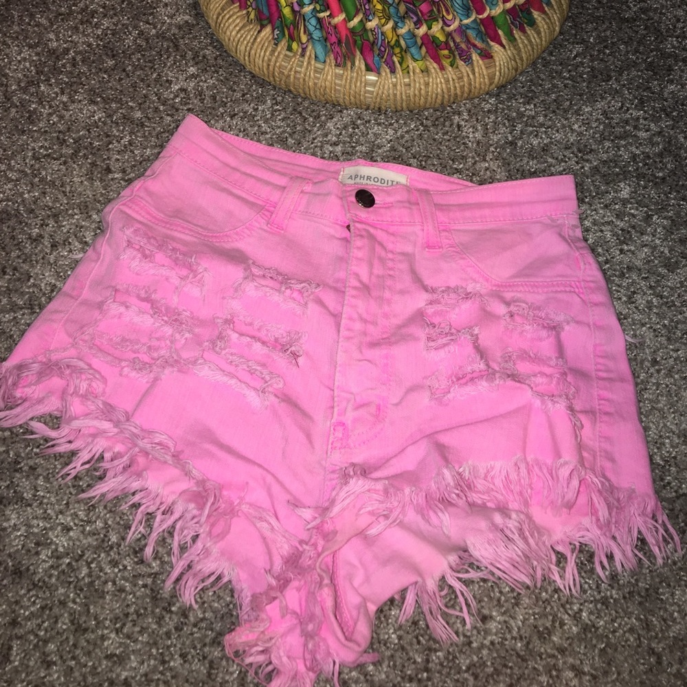 PINK HIGH WAISTED SHORTS🌺