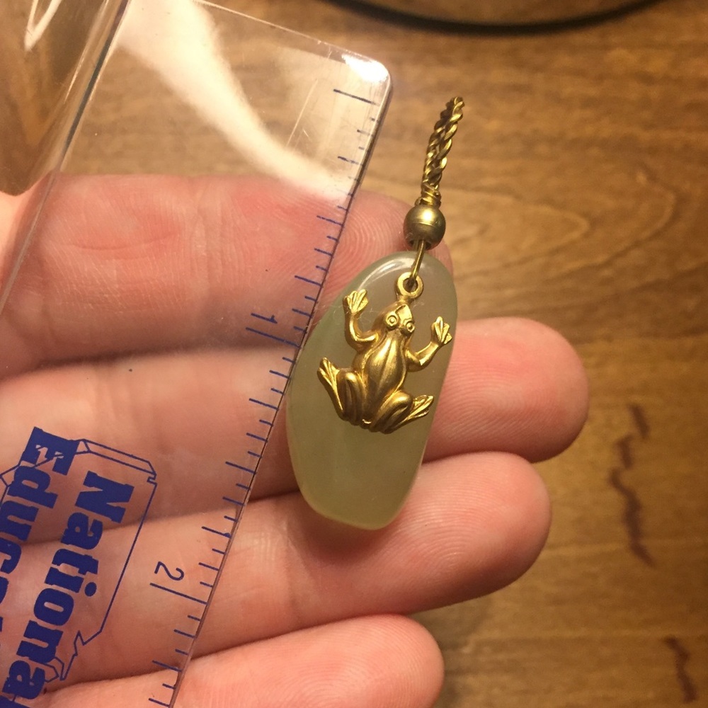 Gold Frog & Jade Colored Stone Pendant - Picture 2 of 3