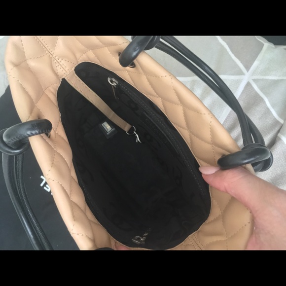 🔺SOLD🔺Authentic Chanel Cambon Petite Bucket Bag - Picture 4 of 5