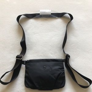 NWT Lululemon Essential Mat Carrier, Black