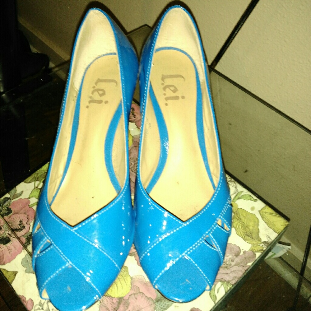 7.5 lei sandals