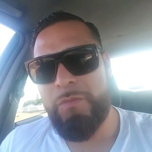 Meet your Posher, Lino